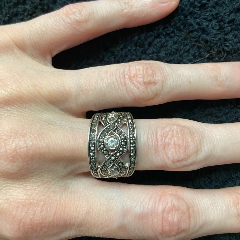 Silver tone ring with rhinestones, EUC